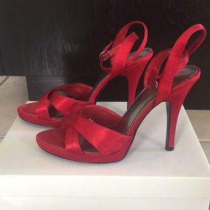 Red satin platform heel sz 8